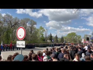 Начался Парад на Первомайской площади. На месте работает наша съёмочная группа. Как прошёл День Победы в Хакасии, расскажем се