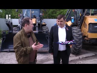 Максим Егоров вручил ключи от новых автомобилей сотрудникам Водгазхоза
