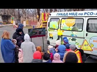 В рамках ОПМ Внимание! Пешеход! сотрудники Госавтоинспекции Управления МВД России по г. Владикавказ с использованием агитацион