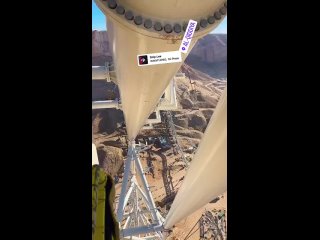 В ОАЭ строят самую высокую американскую горку в мире «Falcon’s Flight»

Арабский строитель показал, какой вид открывается с аттр