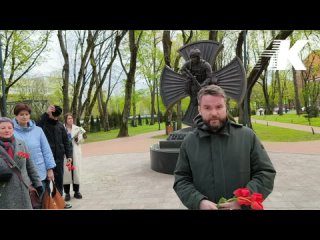 Цветы нашим погибшим защитникам- ФСБ. НОД Калининград и Денис Ганич