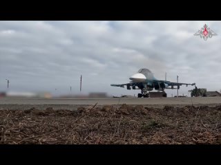 Экипажи Су-34 уничтожили командный пункт и живую силу противника на Южно-Донецком направленииУдар наносился фугасными авиац