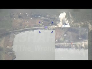 Las Fuerzas Aeroespaciales de Rusia destruyeron el puente sobre la presa que cruza el ro Durnya en la zona de Umnskoye, al
