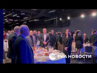 Церемония вручения премии “Золотое перо“ состоялась в Москве, она началась с минуты молчания в память о жертвах теракта