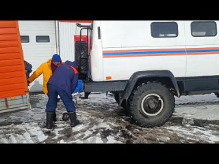 На Камчатке сошла лавина: на поиски туристов выдвинулись спасатели МЧС России
