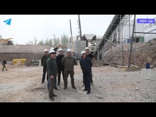 Мостовик восстанавливает в Донецкой Народной Республике не только мосты, но и дороги. Чтобы иметь качественный строительный ма