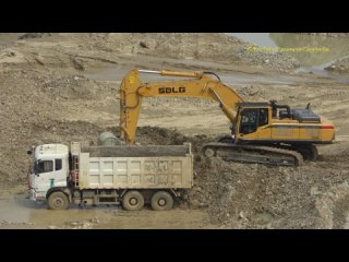 Big Excavator Clearing Water And SDLG Excavator Cutting Stone Loading Into Dump Truck