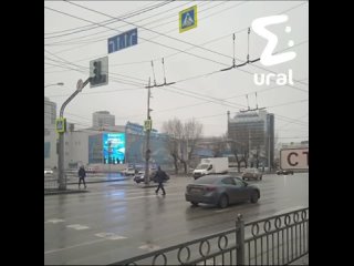 Десятки светофоров сломались в Екатеринбурге из-за дождей