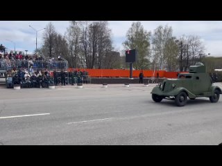 Бронеавтомобиль на параде в Верхней Пышме