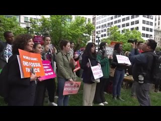 'Wreck colonialism' - Activists demand cancellation of Global South's debt, end to fossil fuels outside World Bank HQ