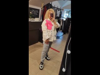 Видео от Фифа. Магазин модной женской одежды.