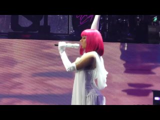 Nicki Minaj -  Here I Am  (Live in Boston)