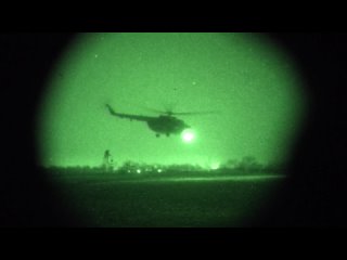 Специалисты поисково-спасательной группы на вертолете Ми-8ПСГ ВКС России выполнили боевую задачу в ночное время в зоне СВО