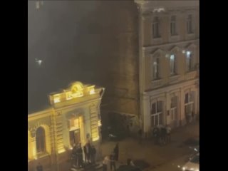 ⚡️Сегодня ночью в Тольятти произошла драка

По словам очевидцев, сначала группа мужчин очень долго шумела.