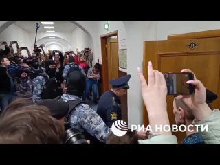 👨‍⚖️ Девятый фигурант дела о теракте в Крокусе в Басманном суде Москвы

Это 23-летний Назримад Лутфуллои.
