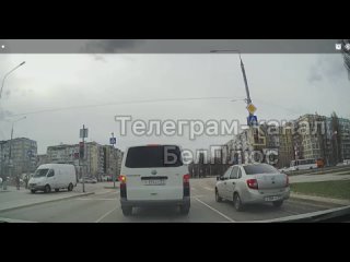 Белгород 

Беспилотник ВСУ врезался в многоэтажку. Погиб мужчина. Пострадали два человека.

Два майора