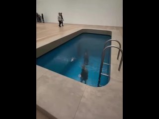 Необычный бассейн