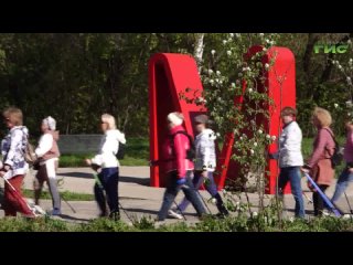 В Самаре в парке Молодежный прошла тренировка по скандинавской ходьбе