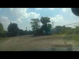 ‍ ️Otro vídeo filmado por militantes de las Fuerzas Armadas de Ucrania mientras huían de Ocherétino bajo el fuego de artillería