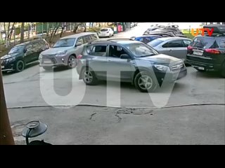 В Уфе водитель Toyota Rav 4 проткнул шины Nissan Almera: теперь его ищет полицияВ минувшие выходные во дворе дома по ул.