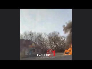 На трассе М-2 “Крым“ под Тулой загорелась иномарка