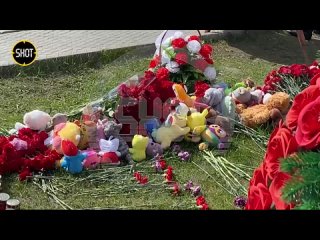 Панихида по погибшим при теракте в Крокус сити холле, который произошёл 40 дней назад, проходит на месте трагедии