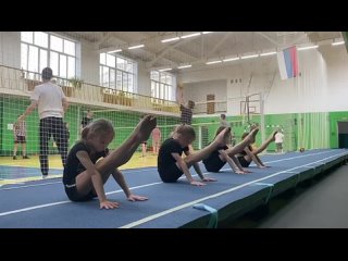 Видео от Спортивная акробатика и прыжки на батуте