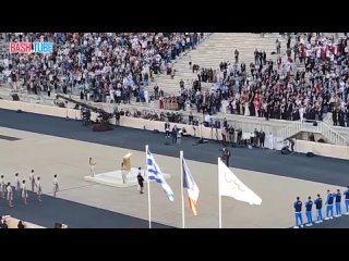 🇬🇷 Греция передала Олимпийский огонь организаторам Олимпиады «Париж-2024»