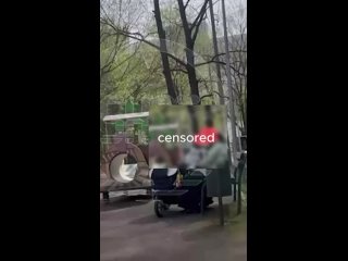 Женщина из Москвы избивала и трясла от ярости грудного ребенка, потому что он не переставал кричать в коляске.