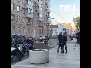 К зданию суда, где избирается мера пресечения родственникам Аббасова, приехали мотоциклистыОб этом ТВ Центру рассказал руков