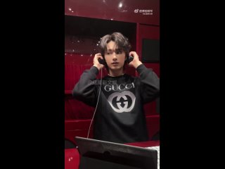 240311 Обновление Weibo 红星新文娱 /  с  Джуном Джун на открытие Pop-Up Store GUCCI Ancora