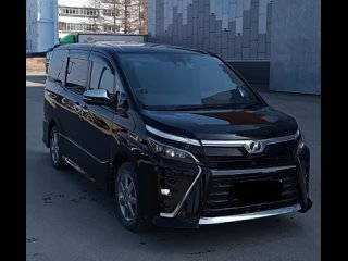 Toyota Voxy, 2018 год 🔥