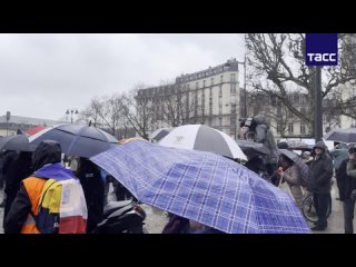 ▶️ В Париже прошла манифестация против отправки войск Запада на Украину. Об этом передает корреспондент ТАСС с места события