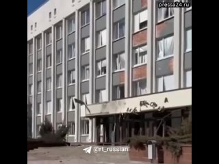 Число пострадавших при атаке дрона ВСУ на мэрию Белгорода возросло до четырёх, сообщил мэр города.