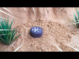Спасательно-строительная машина с краном и выравнивание песка с помощью экскаватора-самосвала - История игрушечных машинок
