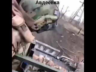 Нацизм на Украине, продолжение предыдущего видео: зиговавшие азовцы в панике верещат на водителя, драпая из-под обстрела