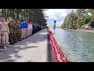 Сегодня в Пятигорске у Мемориального комплекса Огонь Вечной Славы завершились торжественные мероприятия окружной акции Знамя