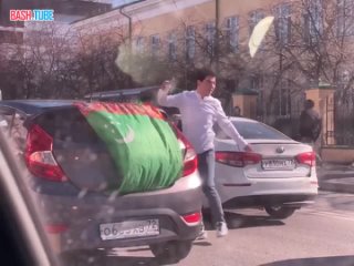 В Тюмени сотрудники Госавтоинспекции задержали молодого человека, устроившего пляски на проезжей части в центре города