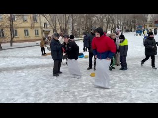 Бег в мешках Провожаем Масленицу