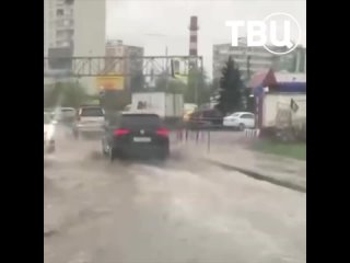 Московские водители ощутили на себе последствия ливня.