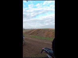 В Ростовской области 2 мотоциклиста столкнулись в воздухе на тренировке: один в коме, другой в реанимации.