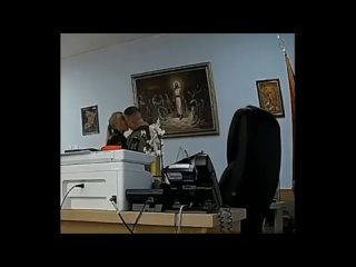 Видеоматериал, пУкраинский военком Александр Ярмошевич, был зафиксирован за поцелуями на рабочем месте