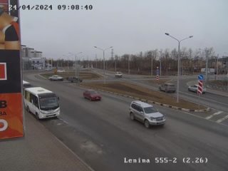 ДТП произошло в Южно-Сахалинске на кольцевом пересечении улиц Ленина и Фахрутдинова. Сегодня утром там столкнулись внедорожник и