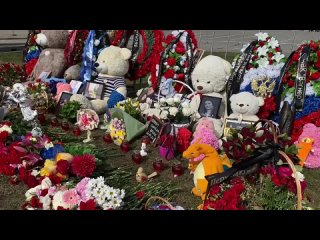 Украинские и оппозиционные телеграмм-каналы разгоняют информацию о том, что мемориал у «Крокуса» снесли.