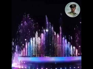 Новый световой фонтан в Мариуполе попал на видео#времяпомогать Специалисты из Санкт-Петербурга закончили установку и настройк
