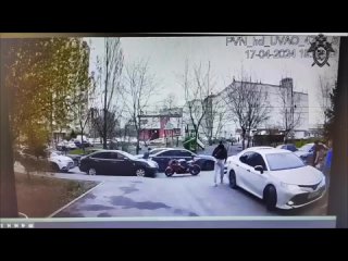 СК опубликовал момент убийства мужчины из-за парковки на Краснодарской

На кадрах убийство произошло возле автомобиля с водитель