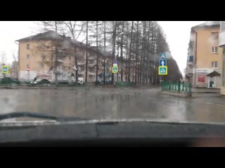 Видео от г. по поездке по городу в дождливую погоду.