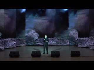 Павел Данилов, солист народного вокального ансамбля Менестрели - Зажгите свечи в этом зале