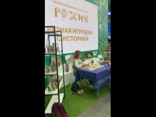 ️ Сегодня в Москве на площадке «Универмаг» выставки «Россия» проходит мастер-шоу «Резная игрушка с историей» от псковской мастер