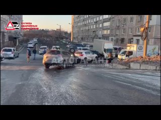Массовое ДТП произошло в районе проспекта Красного Знамени, 133/4 во Владивостоке